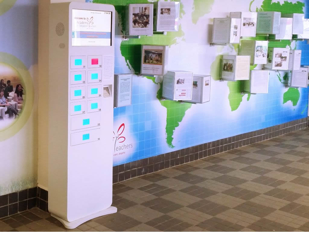 Kiosk-Charging-Station-02